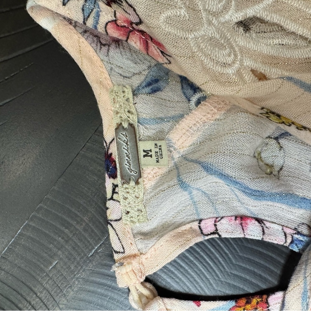 gimmicks by BKE Cream Floral Crochet Yoke Sleeveless Blouse - Picture 3 of 3